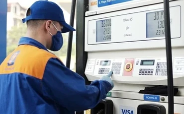 Nghị định 80/2023/NĐ-CP rút ngắn thời gian điều hành giá xăng dầu từ 10 ngày xuống 7 ngày. 