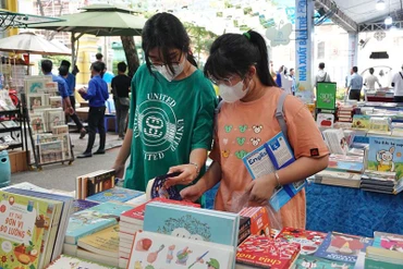 Các bạn nhỏ tại Hội sách thiếu nhi Thành phố Hồ Chí Minh lần IV.