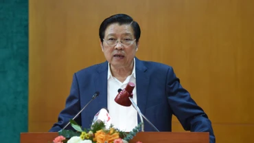 Đồng chí Phan Đình Trạc phát biểu kết luận Hội nghị.