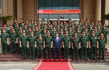 [Ảnh] Thủ tướng Phạm Minh Chính thăm và làm việc tại Binh đoàn 12