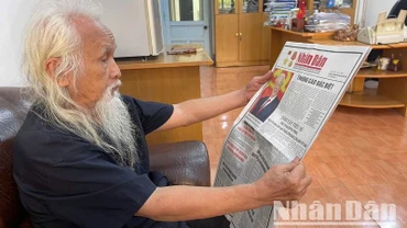 Bạn đọc ở Đắk Lắk với Báo Nhân Dân.