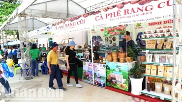 Hội chợ triển lãm chuyên ngành cà-phê và sản phẩm OCOP là cơ hội tốt để các doanh nghiệp giới thiệu các sản phẩm cà-phê của mình với du khách trong nước và quốc tế.