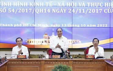 Chủ tịch nước Nguyễn Xuân Phúc chủ trì Hội nghị.