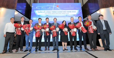 Bộ Xây dựng vinh danh các doanh nghiệp có đóng góp tích cực trong phát triển công trình xanh.