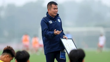 HLV Phạm Minh Đức hiện đang dẫn dắt U19 Hà Nội. (Ảnh: TTĐTTHN)