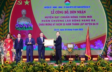 Huyện Ba Vì đón nhận đạt chuẩn huyện nông thôn mới năm 2022. 
