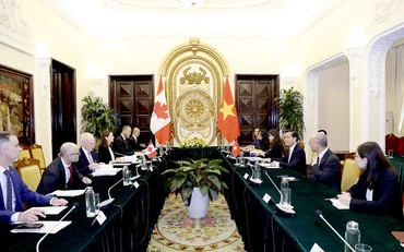 Thứ trưởng Bộ Ngoại giao Hà Kim Ngọc cùng Thứ trưởng Ngoại giao Canada đồng chủ trì Tham khảo chính trị Việt Nam-Canada. (Ảnh: Bộ Ngoại giao)