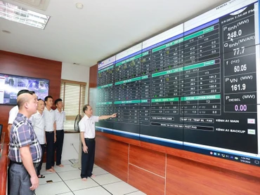 Quang cảnh buổi diễn tập của Điện lực Lào Cai sáng 10/5.