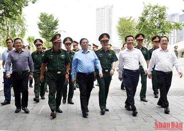 Hình ảnh Thủ tướng làm việc với Tập đoàn Công nghiệp-Viễn thông Quân đội