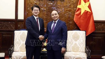 Chủ tịch nước Nguyễn Xuân Phúc tiếp ông Seong Ghi-hong, Chủ tịch, Giám đốc điều hành Hãng Thông tấn Yonhap của Hàn Quốc. (Ảnh: TTXVN)