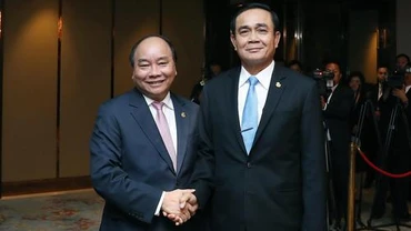 Thủ tướng Nguyễn Xuân Phúc và Thủ tướng Thái Lan Prayut Chan-o-cha. (Ảnh: VGP/Quang Hiếu)