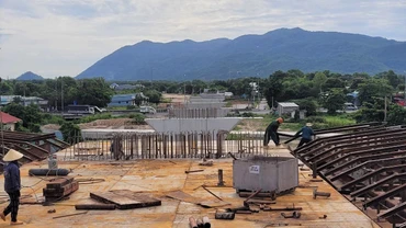 Dự án đường 991B, dù gặp nhiều khó khăn trong công tác giải phóng mặt bằng, đang được các nhà thầu tập trung thi công nhằm bảo đảm tiến độ đề ra.