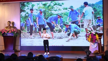 Sinh viên hùng biện tại Cuộc thi.