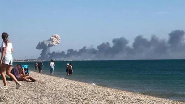Cột khói bốc lên sau vụ nổ trên bán đảo Crimea ngày 9/8/2022. (Ảnh: Kyiv Post/ TTXVN)