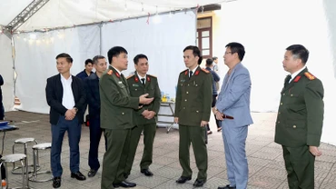 Lãnh đạo Bộ Công an kiểm tra, động viên cán bộ chiến sĩ Công an tỉnh Bắc Ninh trong quá trình điều tra, phá án.