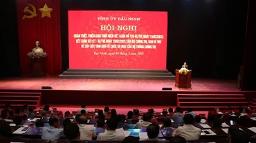 Hơn 400 đại biểu tham dự Hội nghị quán triệt các kết luận của Bộ Chính trị, Ban Bí thư về tiếp tục sắp xếp tổ chức bộ máy của hệ thống chính trị do Tỉnh ủy Bắc Ninh tổ chức.