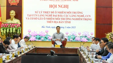 Chủ tịch Ủy ban nhân dân tỉnh Bắc Ninh Vương Quốc Tuấn chủ trì hội nghị về xử lý triệt để ô nhiễm môi trường trên địa bàn.