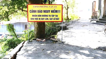 Sạt lở trên tuyến đê hữu Cầu đã được các cơ quan chức năng khuyến cáo, cảnh báo từ nhiều ngày trước. 