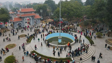 Với nét đặc sắc riêng có, hội Lim tại Bắc Ninh thu hút đông đảo du khách tham dự.