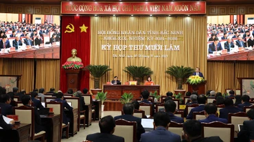 Hội đồng nhân dân tỉnh Bắc Ninh họp phiên thường kỳ cuối năm.