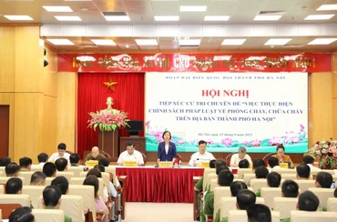 Toàn cảnh hội nghị tiếp xúc cử tri chuyên đề.