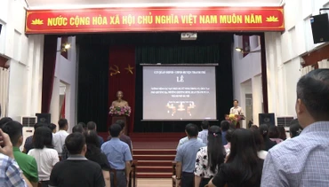 [Video] Phút tưởng niệm các nạn nhân vụ cháy chung cư mini tại Hà Nội
