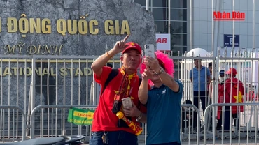 Giá vé trận chung kết lượt đi AFF Cup 2022 "hạ nhiệt"