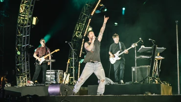 [Video] Những hình ảnh trong đêm diễn của nhóm nhạc Maroon 5 tại Việt Nam