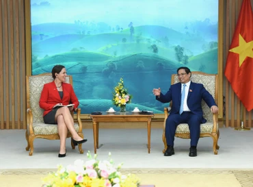 Thủ tướng Phạm Minh Chính tiếp Kinh tế trưởng Bộ Ngoại giao Hoa Kỳ Emily Blanchard.
