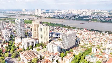 Quy hoạch chung Thủ đô xác định sông Hồng là trục cảnh quan trung tâm. (Ảnh Đăng Quang)