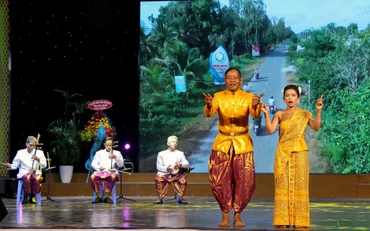 Tiết mục hát Aday tại Liên hoan nghệ thuật các dân tộc tỉnh Hậu Giang năm 2022. 