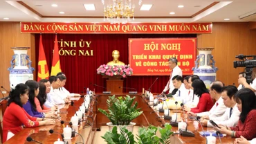 Phó Bí thư Thường trực Tỉnh ủy Đồng Nai Hồ Thanh Sơn cho biết, đến nay có 17 cán bộ thuộc diện Ban Thường vụ Tỉnh ủy Đồng Nai quản lý tự nguyện xin nghỉ hưu trước tuổi.
