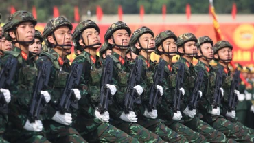 Tham gia tổng hợp luyện diễu binh có 36 khối.