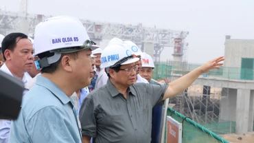 Thủ tướng Phạm Minh Chính thị sát tại tầng 4 nhà ga hành khách sân bay Long Thành.