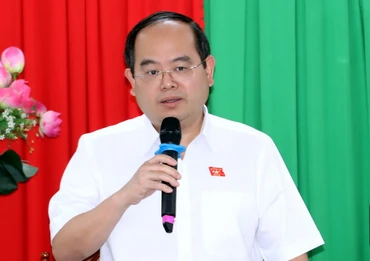 Trưởng Đoàn Đại biểu Quốc hội tỉnh Đồng Nai Quản Minh Cường phát biểu tại buổi giám sát.
