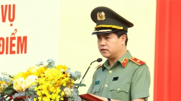 Thiếu tướng Nguyễn Đức Hải, Giám đốc Công an tỉnh Đồng Nai phát lệnh ra quân thực hiện cao điểm tấn công, trấn áp tội phạm bảo đảm an ninh trật tự kỷ niệm 50 năm Ngày Giải phóng miền nam, thống nhất đất nước.