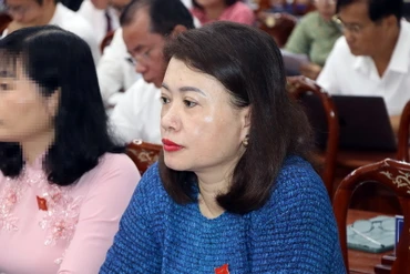 Phó Bí thư Huyện ủy, Chủ tịch Ủy ban nhân dân huyện Nhơn Trạch Nguyễn Thị Giang Hương tại kỳ họp Hội đồng nhân dân tỉnh Đồng Nai, tháng 4/2024.