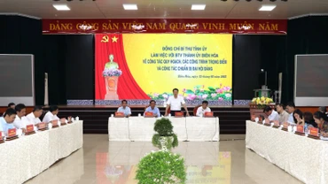 Quang cảnh buổi làm việc.