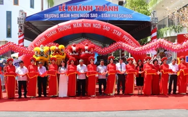 Lãnh đạo tỉnh Đồng Nai, thành phố Biên Hòa cắt băng khánh thành Trường mầm non Ngôi Sao tại phường Long Bình Tân.