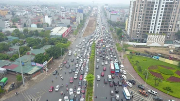 Khu vực Đàm Quang Trung-Cổ Linh thường xuyên ùn tắc. (Ảnh: Minh Đức)