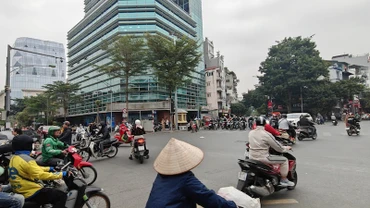 Nút giao Lê Duẩn-Nguyễn Khuyến-Cửa Nam (quận Hoàn Kiếm) sẽ được thí điểm tổ chức giao thông từ ngày 21/4. (Ảnh: Chu Đức)