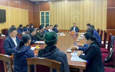 Quang cảnh buổi tiếp công dân của Bí thư Thành ủy Hà Nội Đinh Tiến Dũng.
