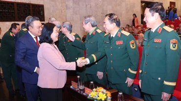 Lãnh đạo Thành ủy Hà Nội gặp mặt, tri ân cán bộ cấp tướng quân đội nghỉ hưu, nghỉ công tác trên địa bàn thành phố.