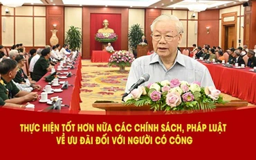 Tổng Bí thư Nguyễn Phú Trọng nói chuyện với người có công tiêu biểu toàn quốc. (Ảnh: Trí Dũng/TTXVN)