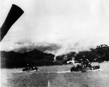 Hải quân nhân dân Việt Nam đánh trả máy bay Mỹ bắn phá miền bắc ngày 5/8/1964. (Ảnh tư liệu: Bảo tàng Lịch sử quốc gia)