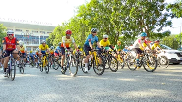 Các vận động viên xuất phát. 