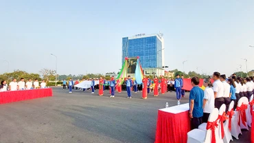 Quang cảnh buổi lễ phát động.