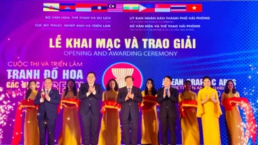 Khai mạc triển lãm tranh đồ họa các nước ASEAN 2024 tại Hải Phòng.