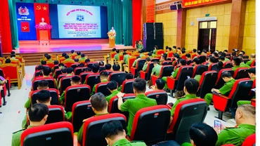 Đông đảo công an các đơn vị, địa phương của 25 tỉnh, thành phố khu vực miền bắc tham dự tập huấn.