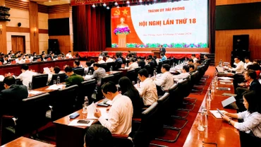 Quang cảnh Hội nghị lần thứ 18 Thành ủy Hải Phòng.